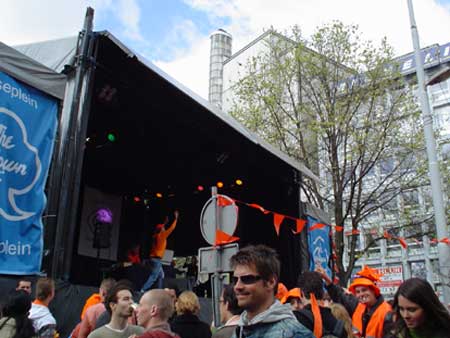 Queensday crowd